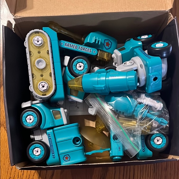 STEM Robot Building Set - Picture 6 of 6